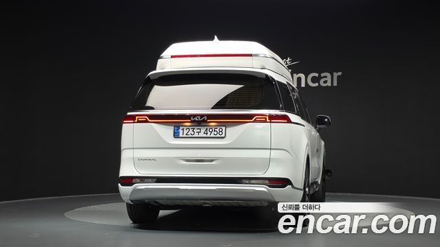 Kia Carnival (IV) Gasoline 4-Seater Hi-Limousine Signature 2023 — фото 4