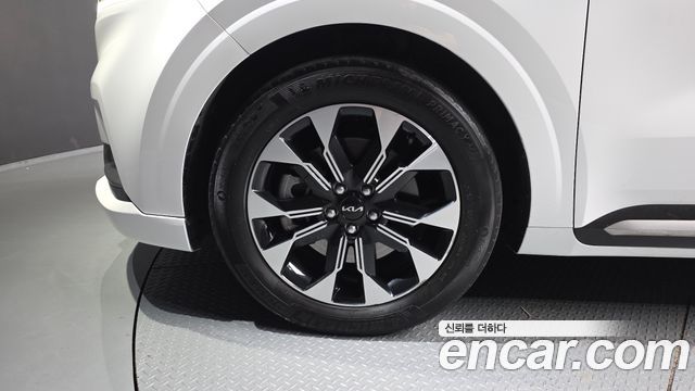 Kia Carnival (IV) Gasoline 4-Seater Hi-Limousine Signature 2023 — фото 5