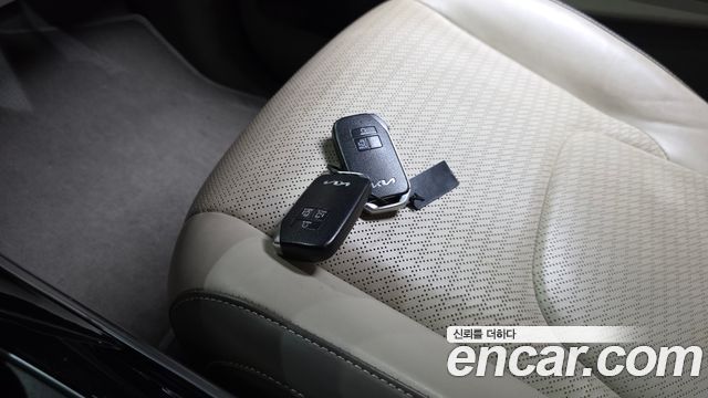 Kia Carnival (IV) Gasoline 4-Seater Hi-Limousine Signature 2023 — фото 20