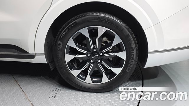 Kia Carnival (IV) Gasoline 4-Seater Hi-Limousine Signature 2023 — фото 27