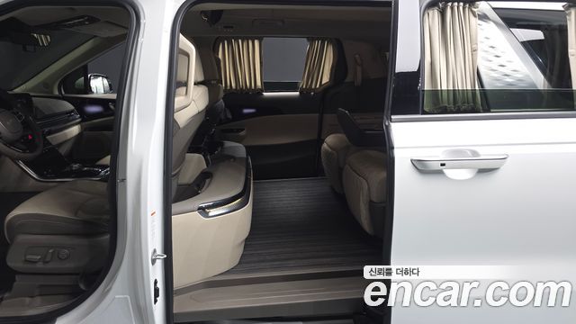 Kia Carnival (IV) Gasoline 4-Seater Hi-Limousine Signature 2023 — фото 32