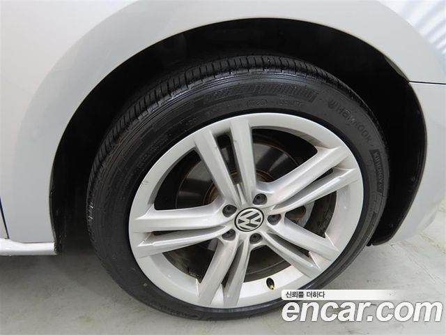 Volkswagen Passat 2.0 TDI B7 2015 — фото 24