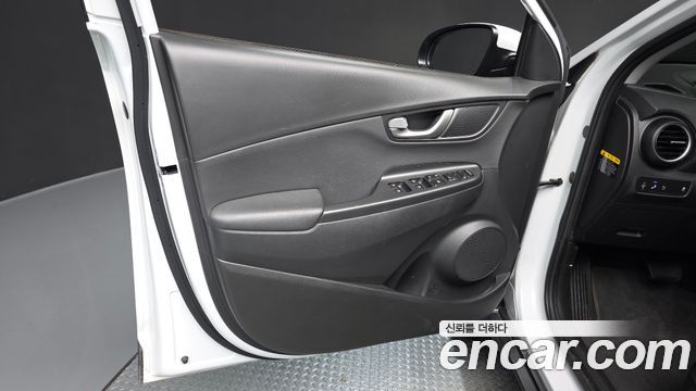 Hyundai Kona 1.6 Turbo 2WD Modern Art 2018 — фото 24