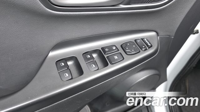 Hyundai Kona 1.6 Turbo 2WD Modern Art 2018 — фото 30