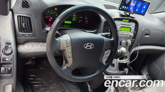 Hyundai Grand Starex 3-Seater VAN CVX Luxury 2016 — фото 12