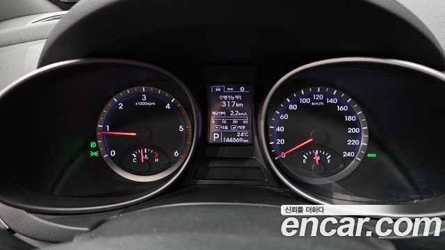Hyundai Santa Fe (DM) Diesel(e-VGT) 2.0 2WD Premium 2015 — фото 8
