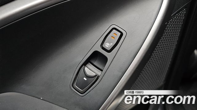 Hyundai Santa Fe (DM) Diesel(e-VGT) 2.0 2WD Premium 2015 — фото 28