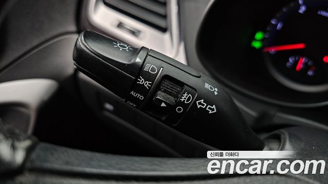 Hyundai Santa Fe (DM) Diesel(e-VGT) 2.0 2WD Premium 2015 — фото 30