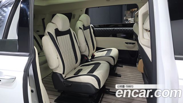 Kia Carnival (IV) Gasoline 7-seater Limousine(Special vehicle) 2021 — фото 12