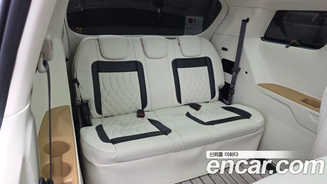 Kia Carnival (IV) Gasoline 7-seater Limousine(Special vehicle) 2021 — фото 13