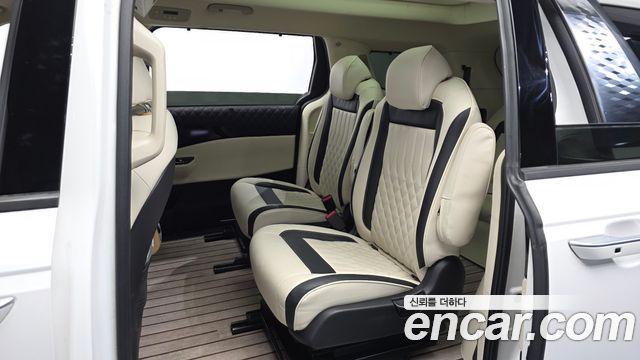 Kia Carnival (IV) Gasoline 7-seater Limousine(Special vehicle) 2021 — фото 26