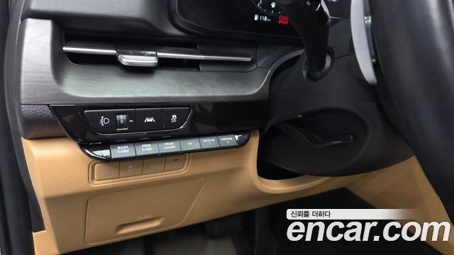 Kia Carnival (IV) Gasoline 7-seater Limousine(Special vehicle) 2021 — фото 32