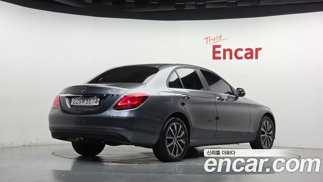 Mercedes-Benz C-Class (W205) C200 2019 — фото 2