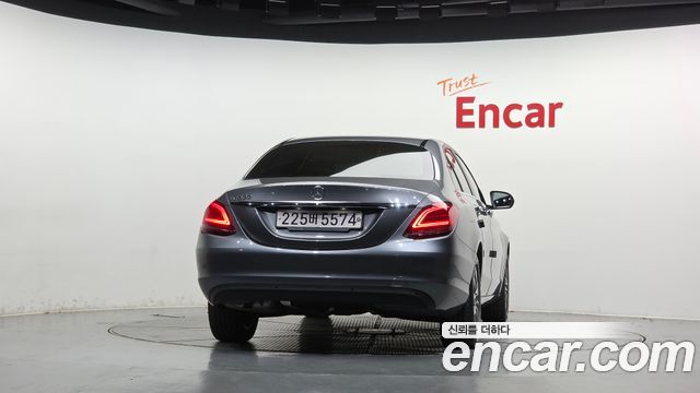 Mercedes-Benz C-Class (W205) C200 2019 — фото 4