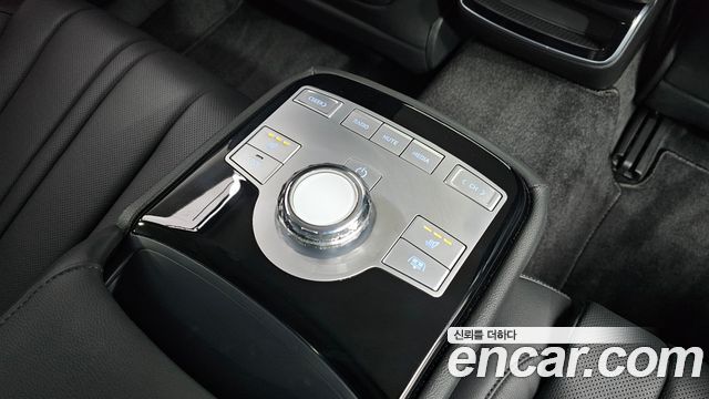 Genesis G80 (RG3) Gasoline 2.5 Turbo AWD 2026 — фото 19