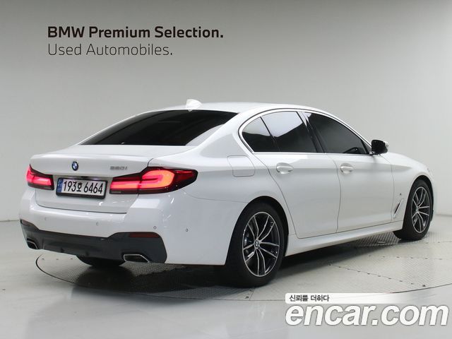 BMW 5 Series (G30) 520i M Sport 2023 — фото 2