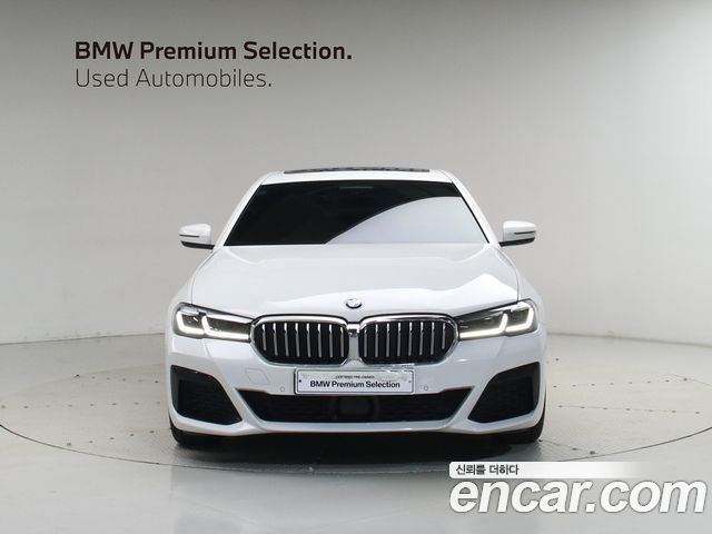BMW 5 Series (G30) 520i M Sport 2023 — фото 3