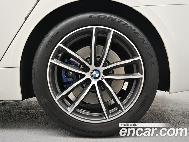 BMW 5 Series (G30) 520i M Sport 2023 — фото 5