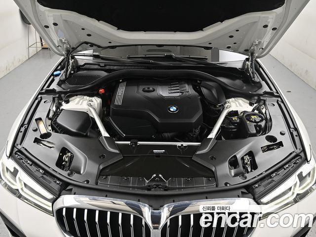 BMW 5 Series (G30) 520i M Sport 2023 — фото 6