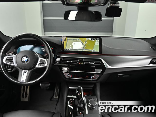 BMW 5 Series (G30) 520i M Sport 2023 — фото 7