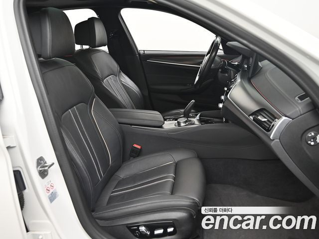 BMW 5 Series (G30) 520i M Sport 2023 — фото 10