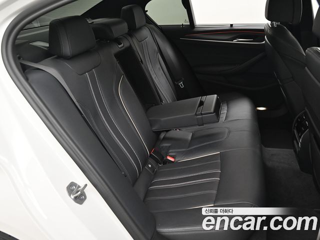 BMW 5 Series (G30) 520i M Sport 2023 — фото 16