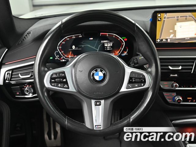 BMW 5 Series (G30) 520i M Sport 2023 — фото 17