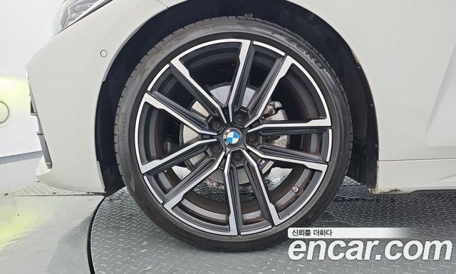 BMW 4 Series (G22) 420i M Sport Coupe 2024 — фото 40
