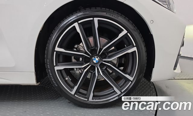 BMW 4 Series (G22) 420i M Sport Coupe 2024 — фото 41