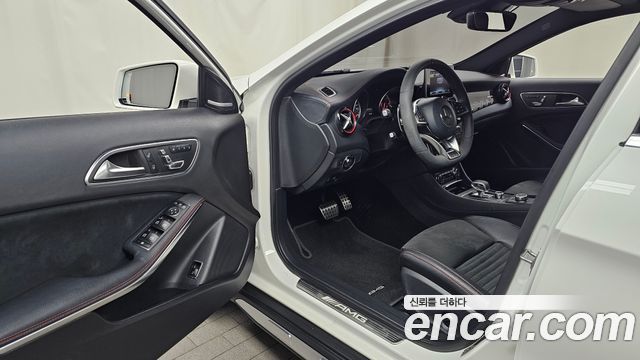 Mercedes-Benz GLA-Class (X156) GLA45 AMG 4MATIC 2019 — фото 10