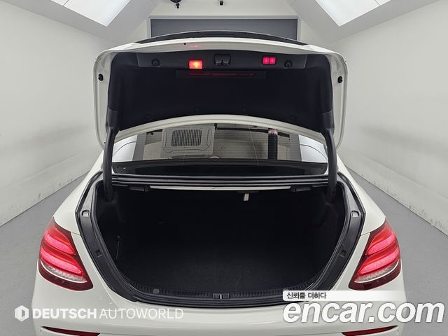 Mercedes-Benz E-Class (W213) E300 Avantgarde 2020 — фото 23