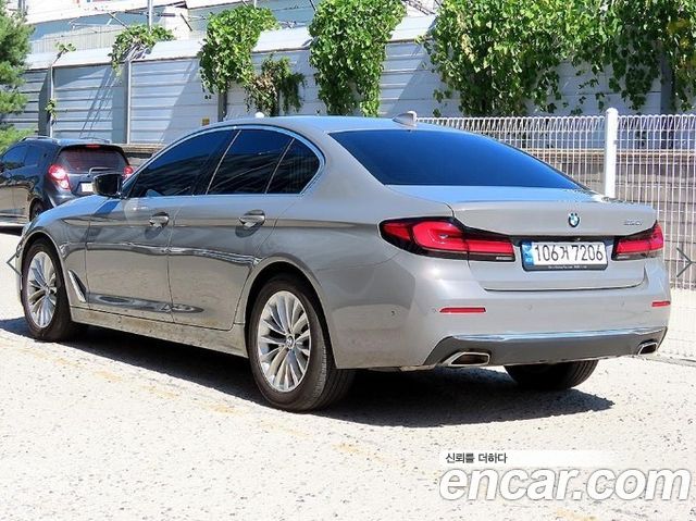 BMW 5 Series (G30) 520i Luxury 2022 — фото 3