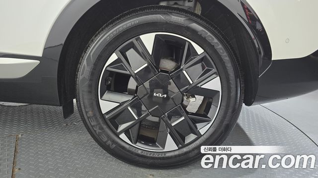Kia Sportage (V) Gasoline 1.6 Turbo 2WD Signature 2025 — фото 21