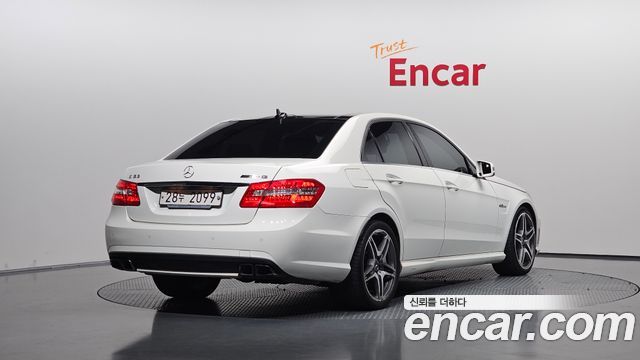 Mercedes-Benz E-Class (W212) E63 AMG 2011 — фото 2
