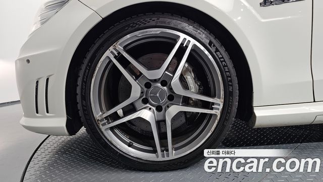 Mercedes-Benz E-Class (W212) E63 AMG 2011 — фото 5