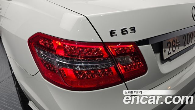 Mercedes-Benz E-Class (W212) E63 AMG 2011 — фото 23