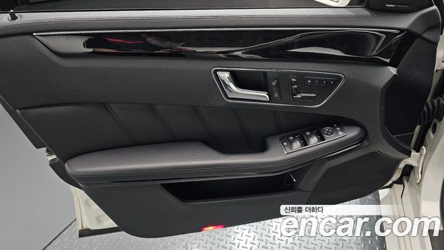 Mercedes-Benz E-Class (W212) E63 AMG 2011 — фото 24