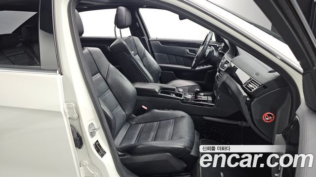 Mercedes-Benz E-Class (W212) E63 AMG 2011 — фото 26