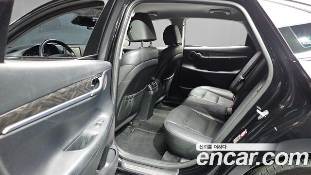 Hyundai Grandeur (IG) 2.4 Premium 2018 — фото 16