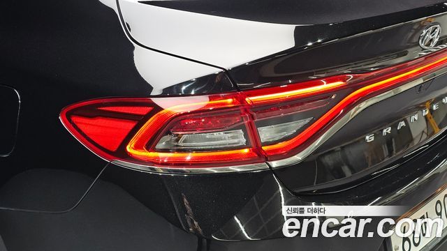 Hyundai Grandeur (IG) 2.4 Premium 2018 — фото 23