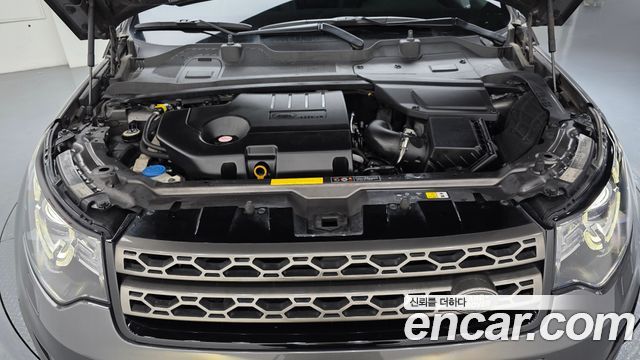 Land Rover Discovery Sport 2.0 TD4 SE 2017 — фото 6