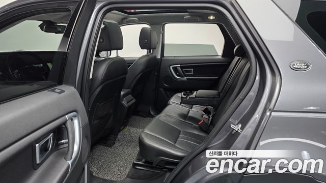 Land Rover Discovery Sport 2.0 TD4 SE 2017 — фото 11