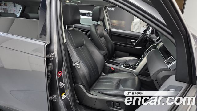 Land Rover Discovery Sport 2.0 TD4 SE 2017 — фото 12