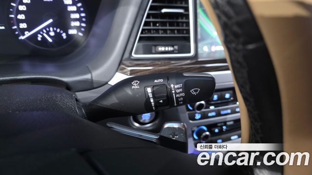 Genesis G80 3.3 GDI AWD Premium Luxury 2018 — фото 19