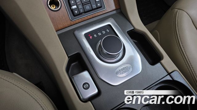 Land Rover Discovery 4 3.0 SDV6 HSE 2016 — фото 9
