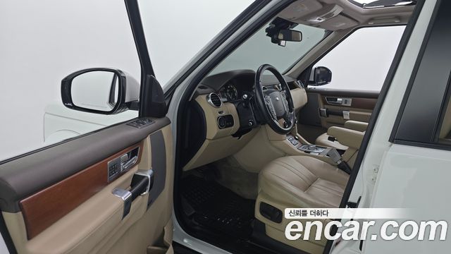 Land Rover Discovery 4 3.0 SDV6 HSE 2016 — фото 10