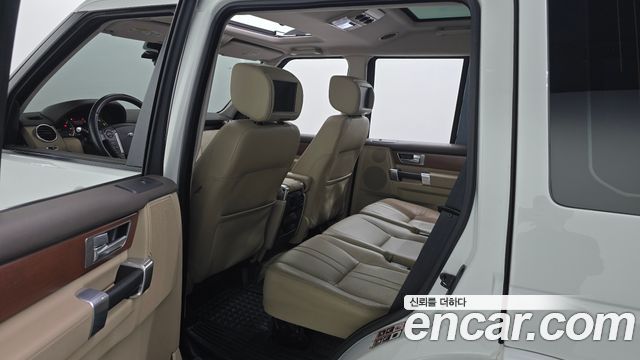 Land Rover Discovery 4 3.0 SDV6 HSE 2016 — фото 12