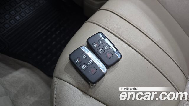 Land Rover Discovery 4 3.0 SDV6 HSE 2016 — фото 18