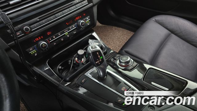 BMW 5 Series (F10) 528i 2011 — фото 9