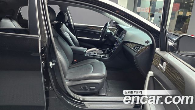 Hyundai Sonata (LF) 2.0 Smart Special 2017 — фото 11